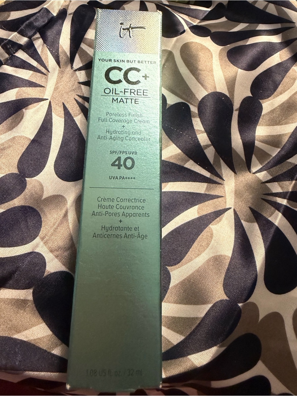 it cosmetics CC+ Oil-Free Matte Cream -Medium